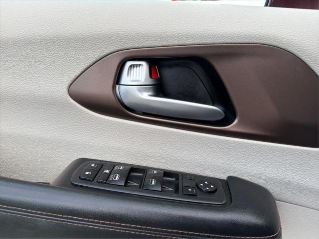 2017 Chrysler Pacifica Touring-L Plus