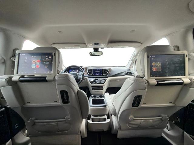2017 Chrysler Pacifica Touring-L Plus