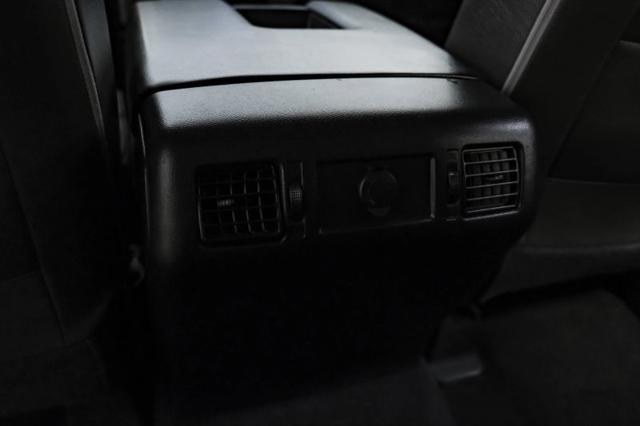 2017 Toyota Tundra SR5 5.7L V8