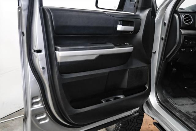 2017 Toyota Tundra SR5 5.7L V8