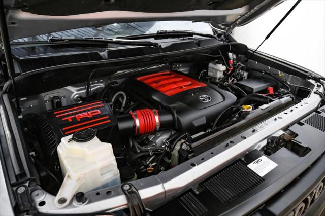 2017 Toyota Tundra SR5 5.7L V8