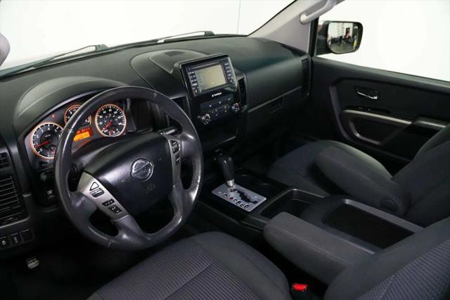 2015 Nissan Titan SV