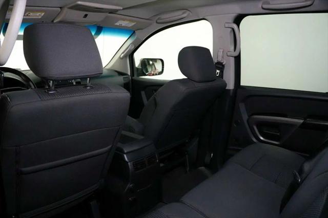 2015 Nissan Titan SV
