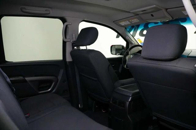 2015 Nissan Titan SV