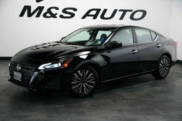2025 Nissan Altima SV FWD