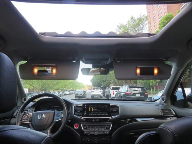2020 Honda Pilot AWD Touring 8 Passenger