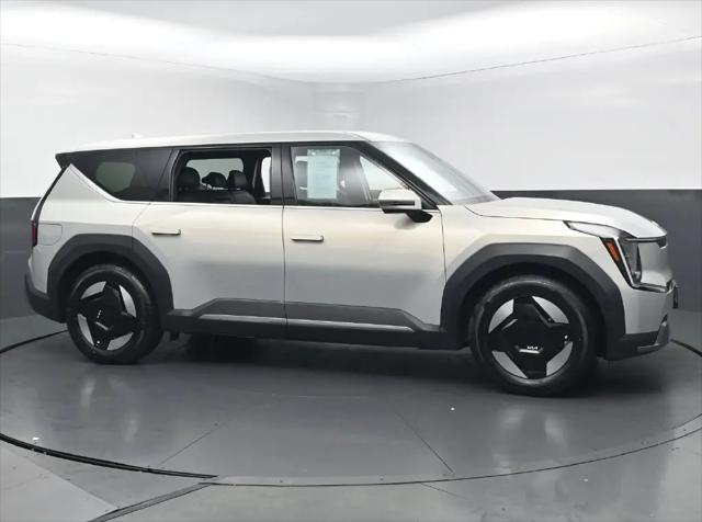 2024 Kia EV9 Light Short Range