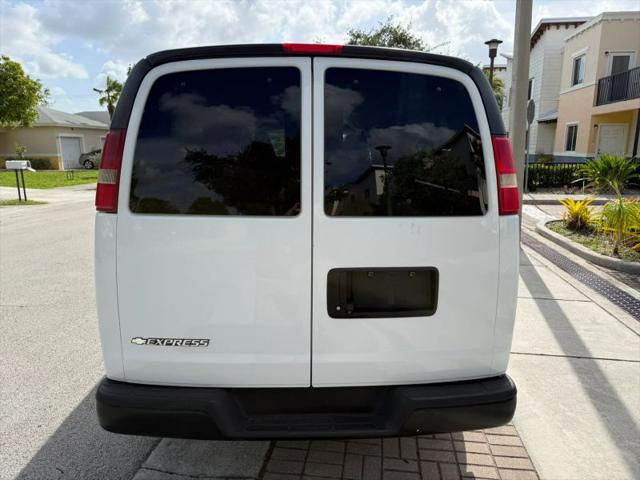 2017 Chevrolet Express LS