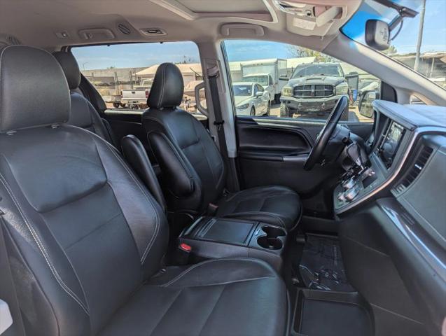 2016 Toyota Sienna SE 8 Passenger