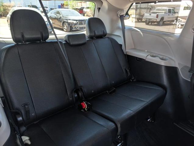 2016 Toyota Sienna SE 8 Passenger