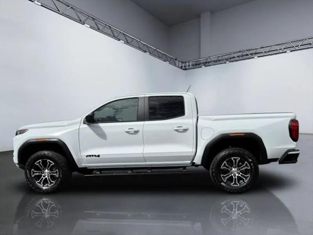 2025 GMC Canyon 4WD AT4