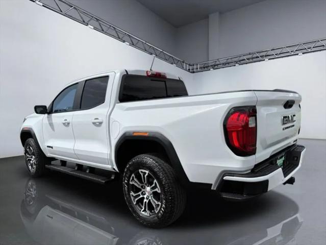 2025 GMC Canyon 4WD AT4