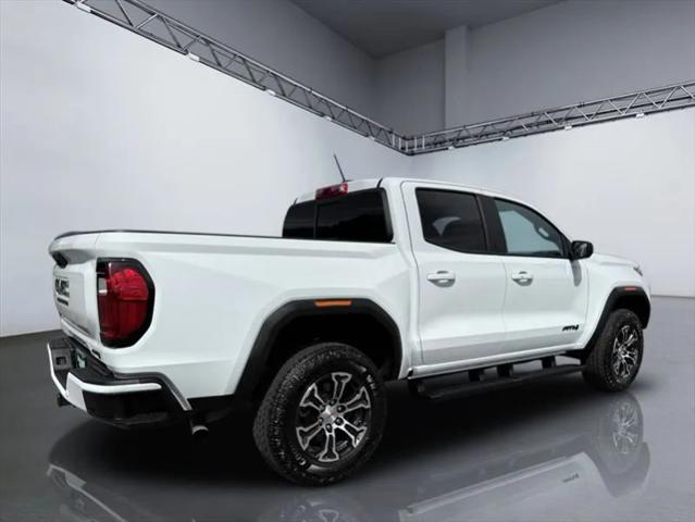 2025 GMC Canyon 4WD AT4