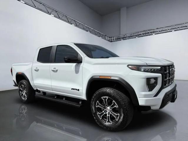 2025 GMC Canyon 4WD AT4