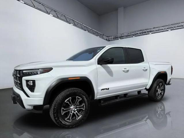 2025 GMC Canyon 4WD AT4