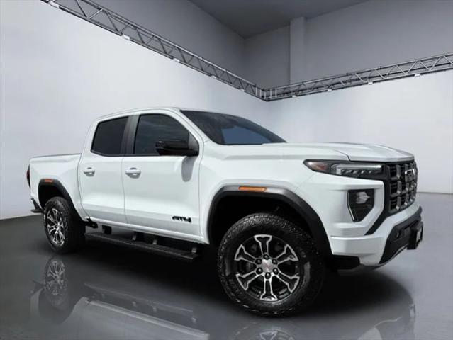 2025 GMC Canyon 4WD AT4