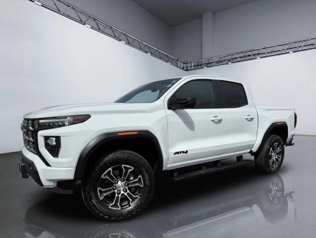 2025 GMC Canyon 4WD AT4