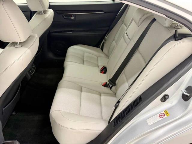 2018 Lexus ES 300h 300h