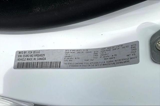 2027 Chrysler Pacifica Select