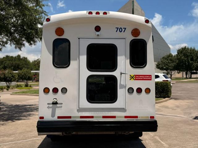 2015 Chevrolet Express Cutaway 4500 Diesel