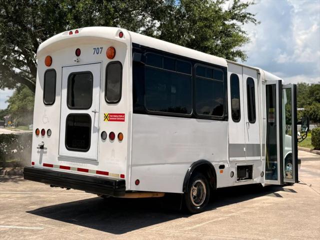 2015 Chevrolet Express Cutaway 4500 Diesel