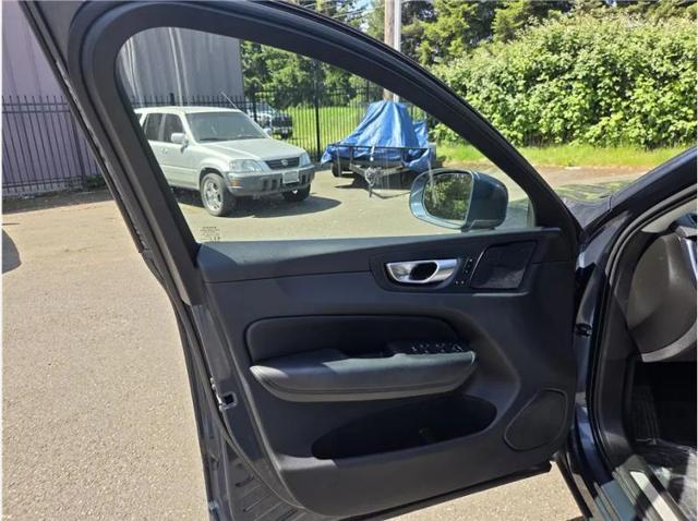 2021 Volvo XC60 T5 Momentum