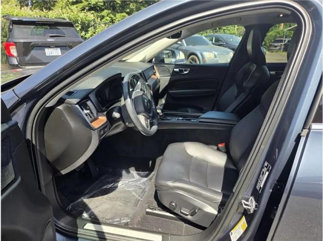 2021 Volvo XC60 T5 Momentum