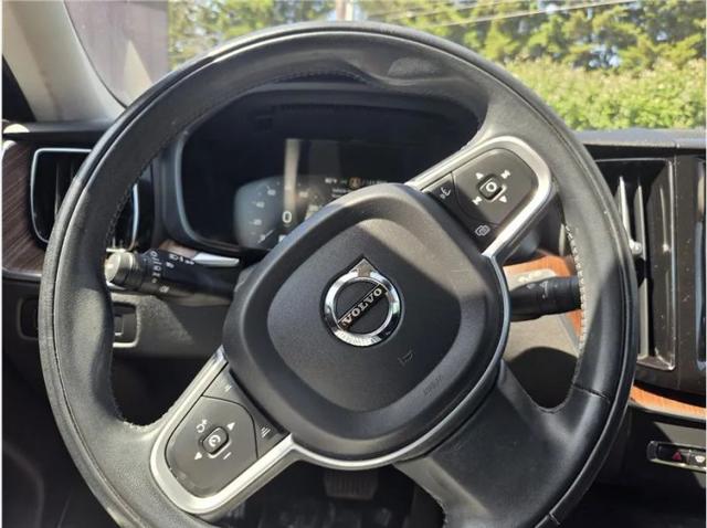 2021 Volvo XC60 T5 Momentum