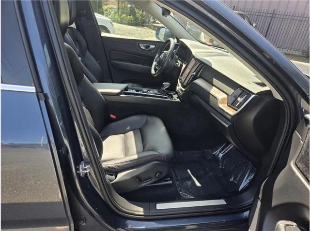 2021 Volvo XC60 T5 Momentum