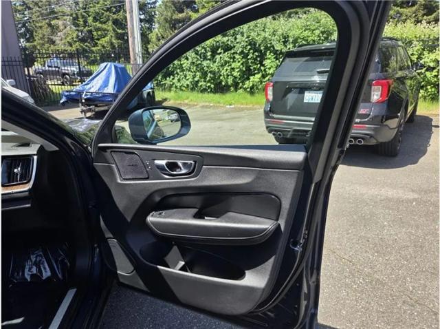 2021 Volvo XC60 T5 Momentum