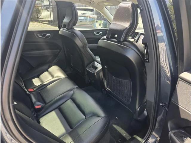 2021 Volvo XC60 T5 Momentum