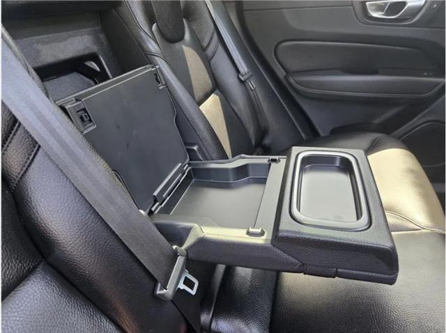 2021 Volvo XC60 T5 Momentum