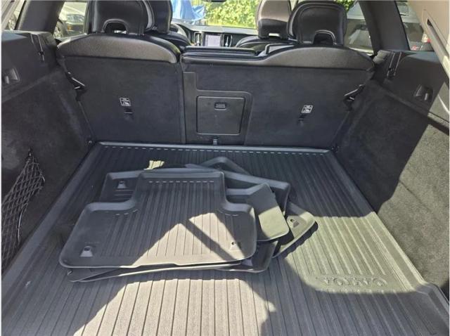 2021 Volvo XC60 T5 Momentum