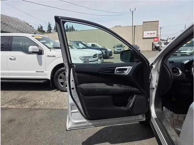 2015 Nissan Pathfinder SV