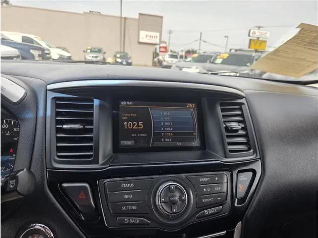 2015 Nissan Pathfinder SV