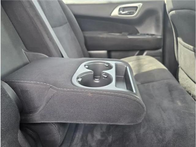 2015 Nissan Pathfinder SV