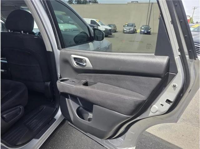 2015 Nissan Pathfinder SV