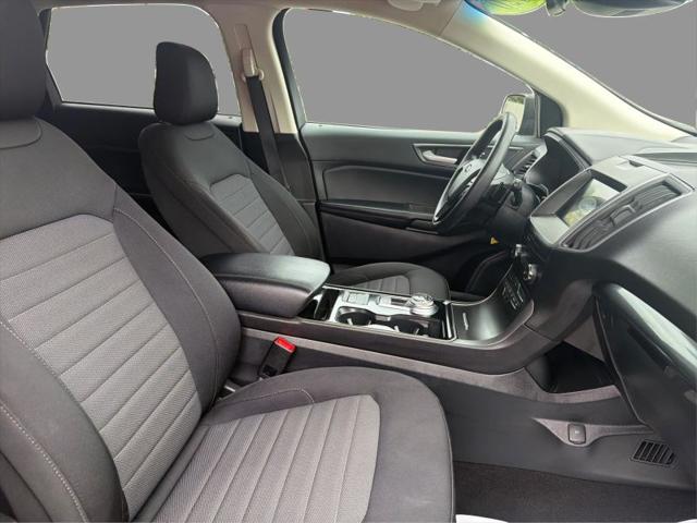 2020 Ford Edge SE