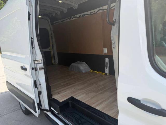 2017 Ford Transit Extended Length w/Sliding Side Door w/9950-lb GVWR