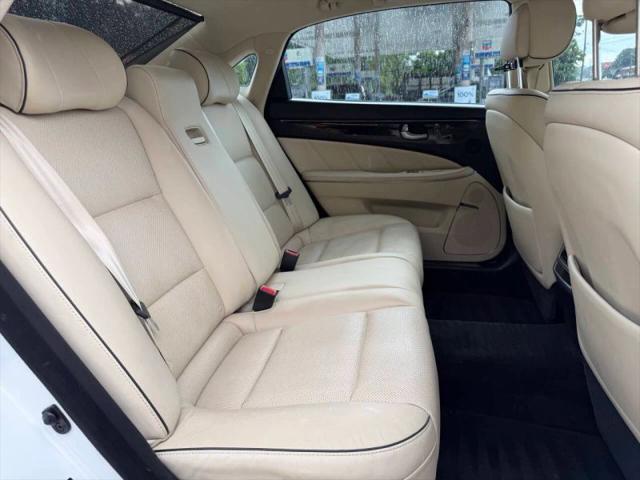 2014 Hyundai Equus Signature