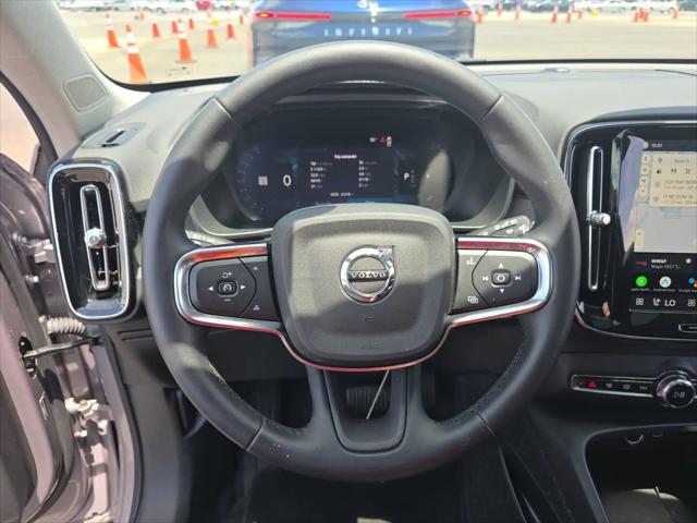2026 Volvo XC40 Plus, B5 AWD Gas (mild hybrid), Dark