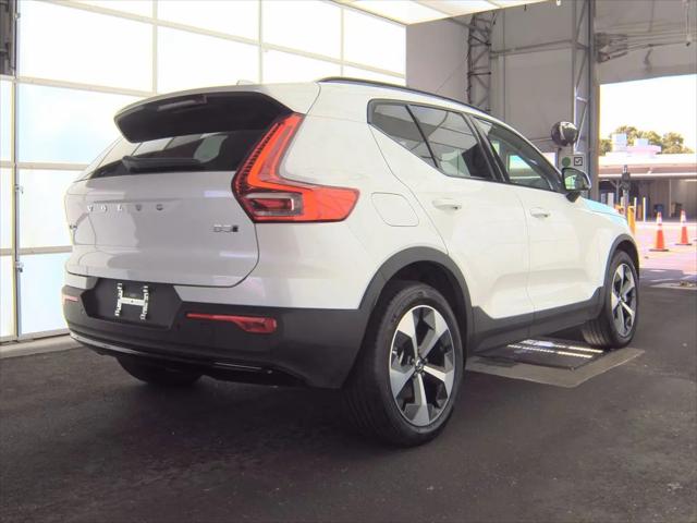 2026 Volvo XC40 Plus, B5 AWD Gas (mild hybrid), Dark