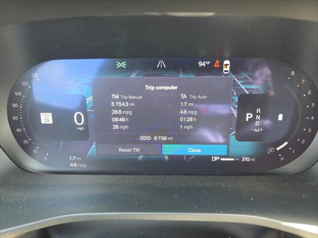 2026 Volvo XC40 Plus, B5 AWD Gas (mild hybrid), Dark