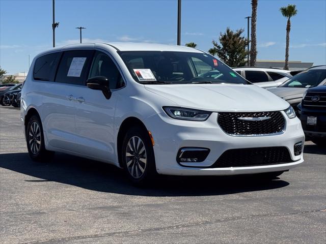 2024 Chrysler Pacifica Hybrid Select for sale in Victorville, CA