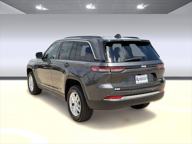 2026 Jeep Grand Cherokee Laredo 4x2