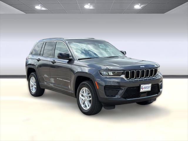 2026 Jeep Grand Cherokee Laredo 4x2
