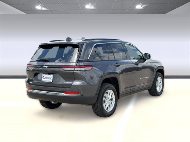 2026 Jeep Grand Cherokee Laredo 4x2
