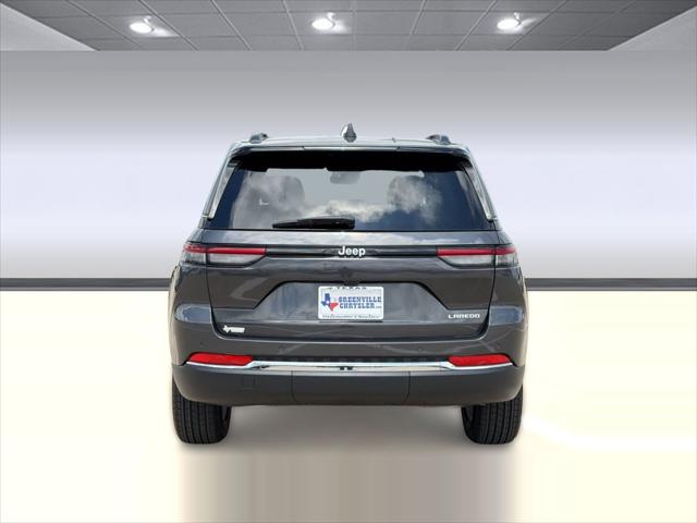 2026 Jeep Grand Cherokee Laredo 4x2