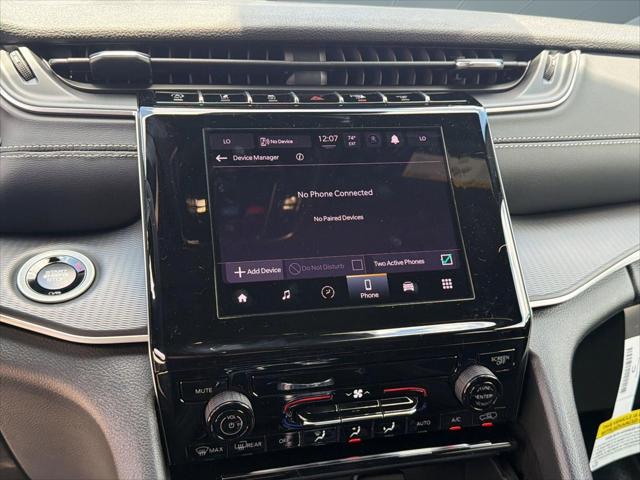 2026 Jeep Grand Cherokee Laredo 4x2