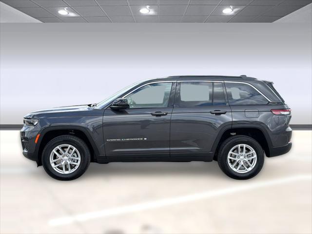 2026 Jeep Grand Cherokee Laredo 4x2